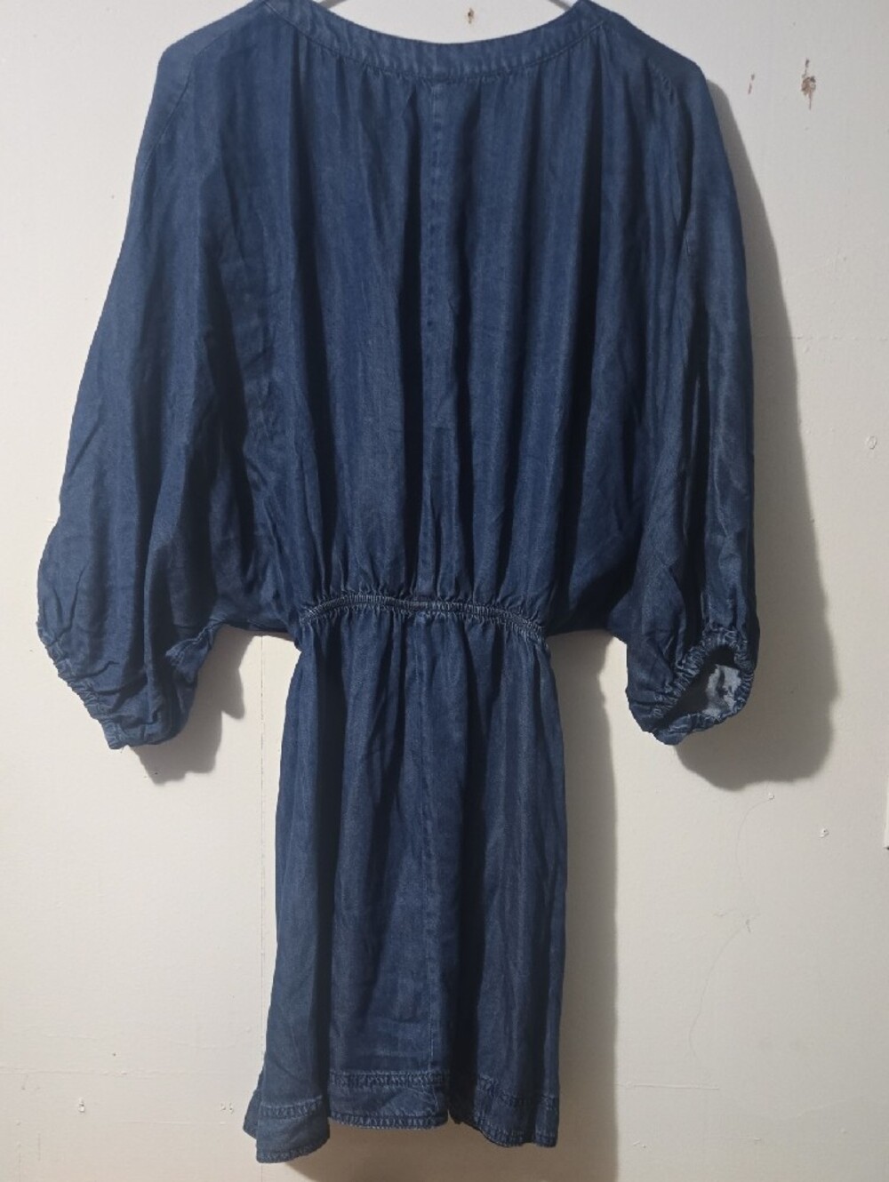 Women's Denim Blue V-Neck Ruched Dress - Picture 4 of 4